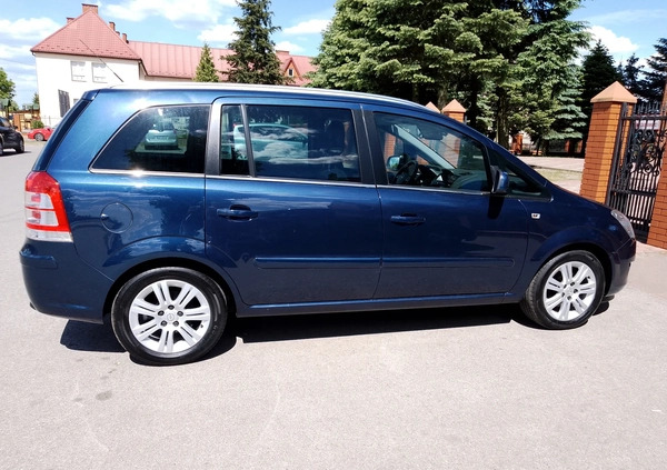 Opel Zafira cena 26000 przebieg: 167000, rok produkcji 2011 z Radom małe 301